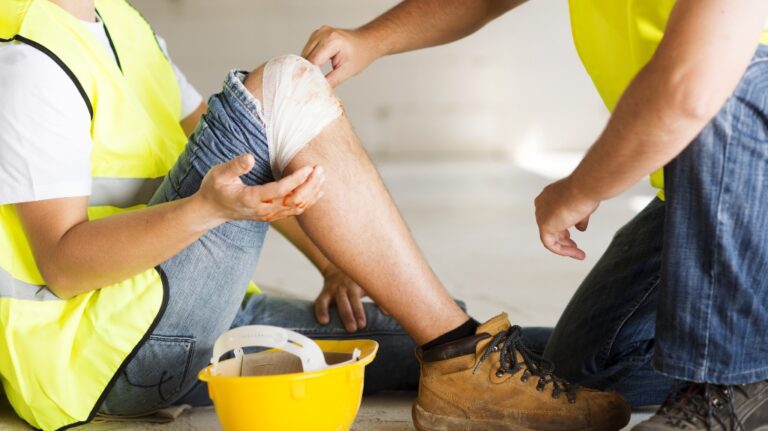 construction worker injured his leg while working